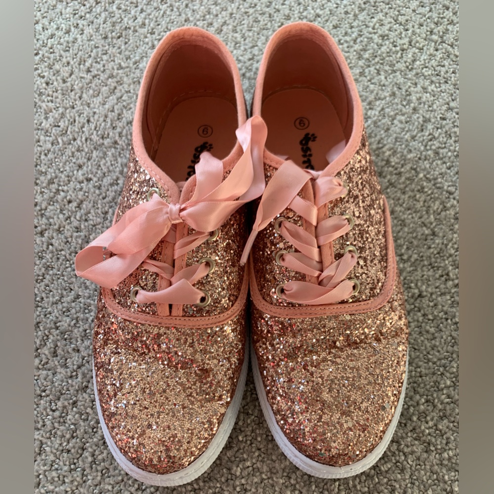 Ositos rose gold glitter sneakers. US women's size 9.